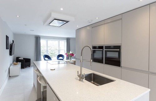 Windsor House | Immaculate Central Windsor Town House