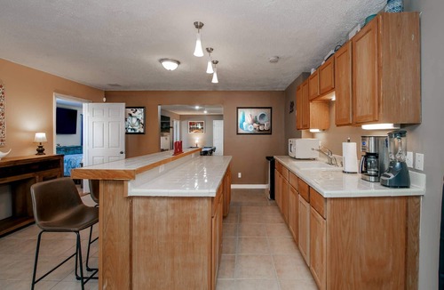 Mount Vernon House | Immaculate Pool Home! Theater-GameRoom-2+ Living Spaces-2 Kitchens-FirePit-35min to UT!10min to lake