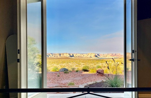 Greenehaven House | Inspiring views! Luxury, Serenity, Hot tub, Lake Powell, Antelope,EV Chg