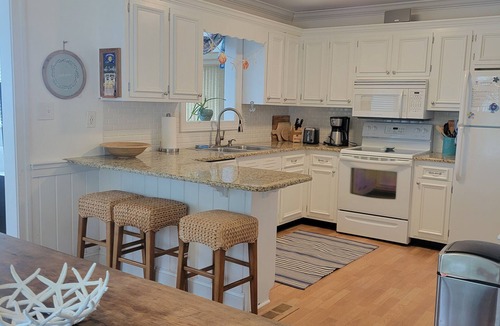 Country Club Estates House | July 4-11 & Jul 11-18 last-minute availability!