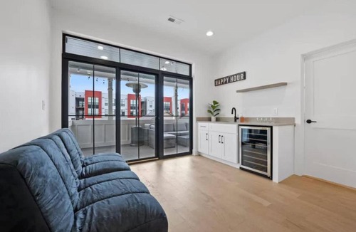 Italian Village House | Jungle House Premier Residences - Downtown Columbus & Short North