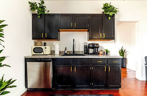 Italian Village House | Jungle House Urban Lofts – Arena District & Short North