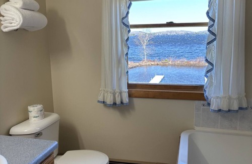 Greenville Junction Bed & Breakfast | Juniper Motel*King*RM21*Dock*ATV Access*Waterfront*Kayak/Boat Rentals