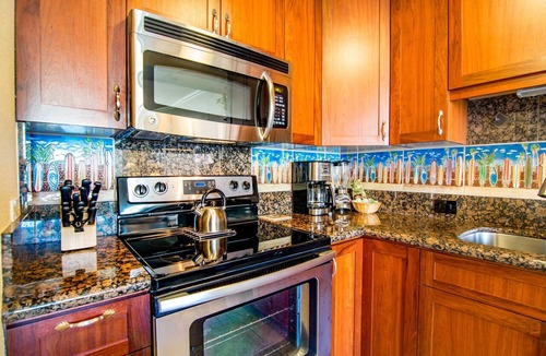 Honokowai Condo | Kaanapali Mornings, lush gardens & ocean glimpses