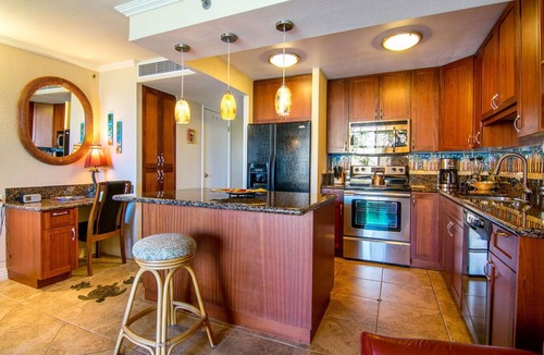 Honokowai Condo | Kaanapali Mornings, lush gardens & ocean glimpses