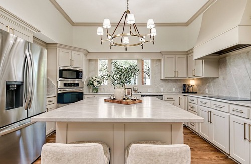 Laguna Park House | Kash Cove Lakeside Retreat - DIRECT LAKE ACCESS + HOT TUB + FIRE PIT + GRILL
