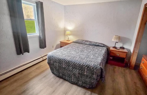 Sherman Station Hotel | Katahdin Valley Motel