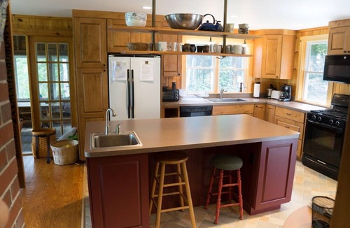 Brooksville Cottage | Kayaker's paradise at Piper's Nest Cottage overlooking Smith Cove