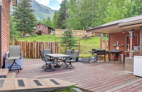 Cooper Landing Apartment | Kenai River Access & Mtn Views! Angler's Base Camp