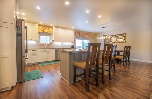 Sterling House | Kenai Riverfront Cabin! Fish, Explore, & Relax!