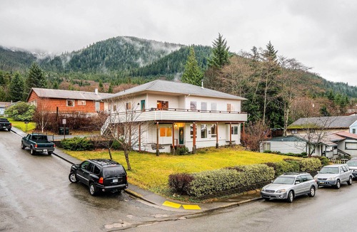 Ketchikan House | Ketchikan Home: Bay Views, 1/2 Mi to Hiking Trails