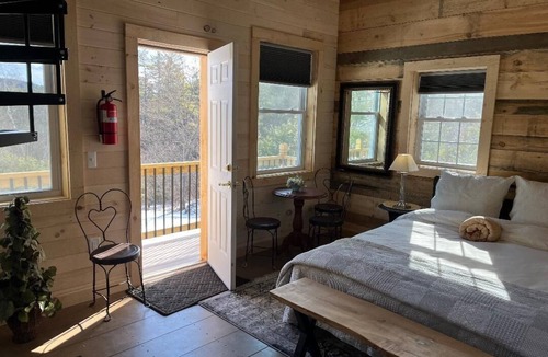St. Johnsbury Cabin | Kilimanjaro Cabin @ Basecamp, sleeps 4