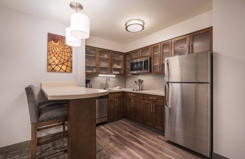 Midtown Anchorage Apartment | King Suite | Free Daily Breakfast, Pool & Hot Tub Access