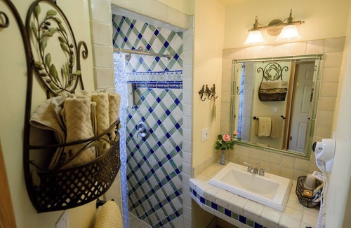 Marina District Hotel | King Suite in San Francisco Marina District with Courtyard View & Garage Parking