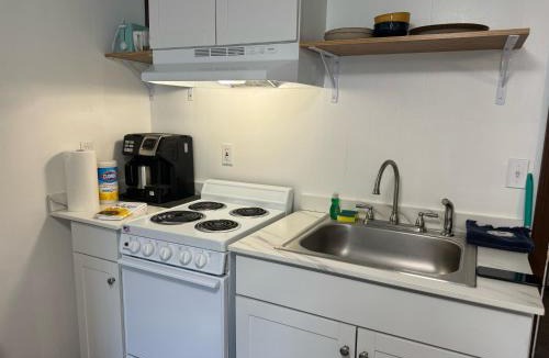 Solomon Apartment | Kings Studio Apartment B