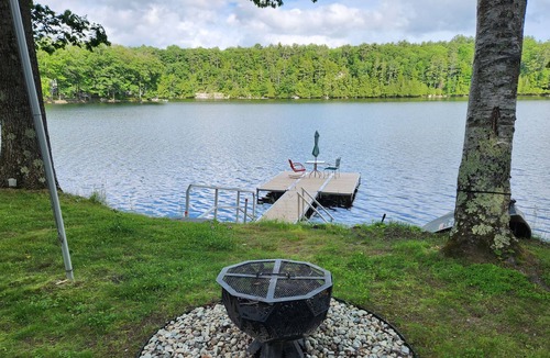 Winthrop House | Lake Front Cozy/Quiet 2 bedroom/ bath home with on-sight EV charger.