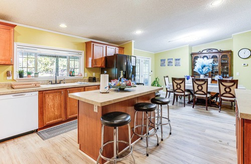 Oakhurst House | Lake Livingston Home w/Dock & Deck!