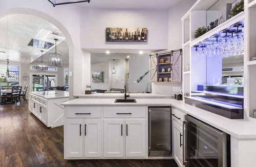 April Sound House | Lakefront-April Sound -Hot tub bath with Panoramic lake view- Fish off the dock