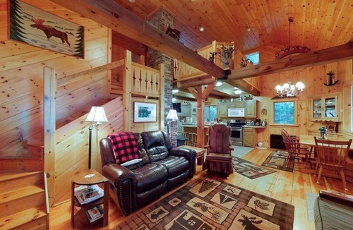 Beaver Cove Cabin | Lakefront Cabin on a Double Lot w/500
