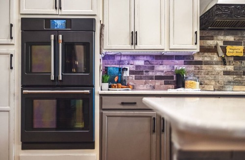 Monument House | Lakefront Spa Luxe View & Theater & Game Lounge Sleeps 10 USAFA 10 Min