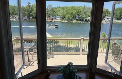 Lake George House | LakeFront Vacation Getaway on Stunning Lake George-Great for week/weekend stay