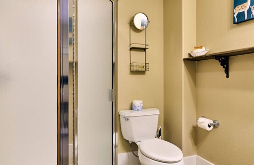 Homer Condo | Lakeshore Lodging Lodge 620