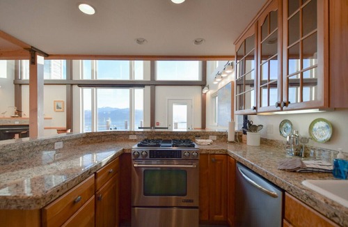 Homer Condo | Lakeshore Lodging Lodge 715