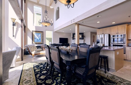 Homer Condo | Lakeshore Lodging Lodge 719
