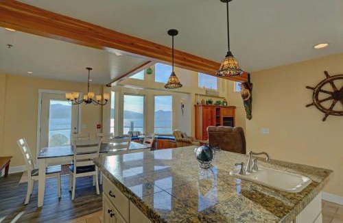 Homer House | Lakeshore Lodging Lodge 711