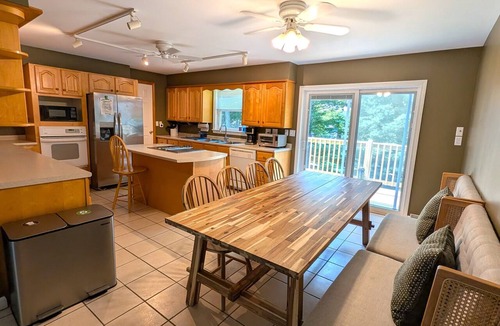 Palmyra House | Lakeside Haven on Whites Pond