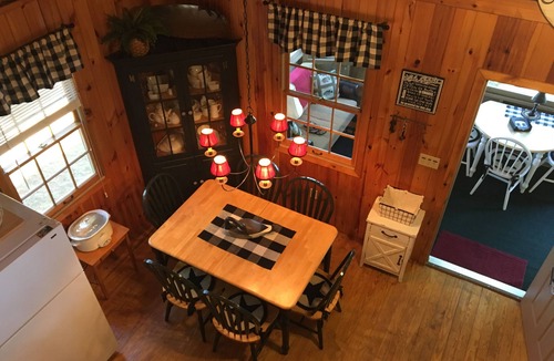 Leeds Cottage | Lakeside Housekeeping Cottage in Leeds, Maine on Androscoggin Lake
