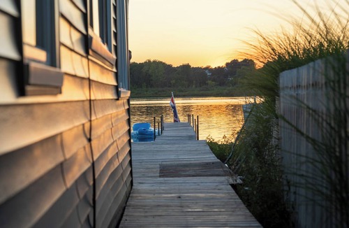 Alto Cottage | Lakeside Retreat Near Grand Rapids: Private Dock, Kayaks & Sunset Views