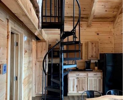 Scio House | Lakeview Cabin by Tappan Lake, Perfect for Groups with Hot-Tub in Ohio