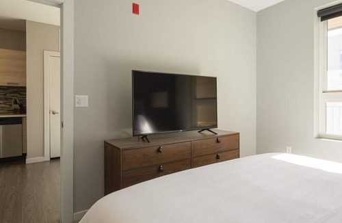 Newport Apartment | Landing at Aqua On The Levee - 1 Bedroom in Downtown Newport
