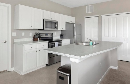 Canal Winchester Apartment | Landing | Chic 1BD, Clubhouse, Pool