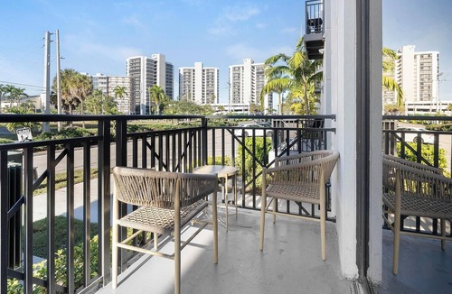 Fort Myers River District Apartment | Landing | Chic Studio, Yoga Studio, Gym