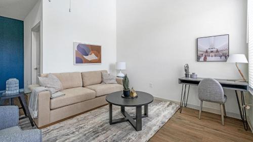 Waller Apartment | Landing Incredible 3BD Pool Gym