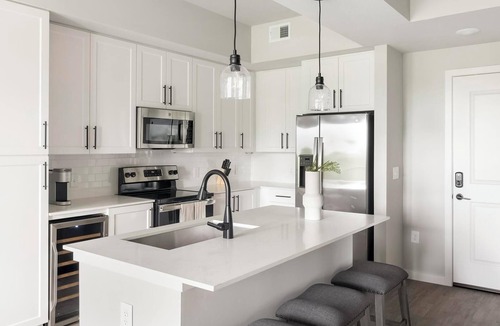 Franklin Apartment | Landing | Modern 1BD in Cool Springs