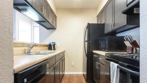 Ballwin Apartment | Landing - Modern Apartment with Amazing Amenities (ID7050X25)