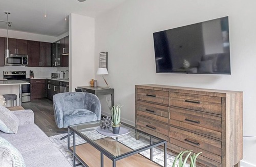 Woodland Heights Apartment | Landing | Modern Studio, Gym, Yoga Studio