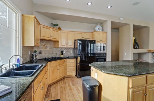 Turlock House | Large 5 Bedroom Home - Family Getaway w/Pool