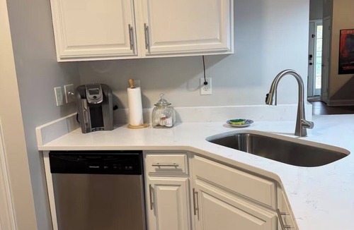 Steele Creek House | Large Charming Home in Charlotte- safe, family friendly, and close to Carowinds