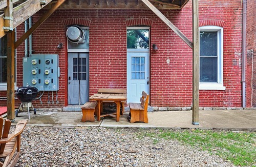 Benton Park Apartment | Large Executive 1st Floor Apartment with Chefs Kitchen!