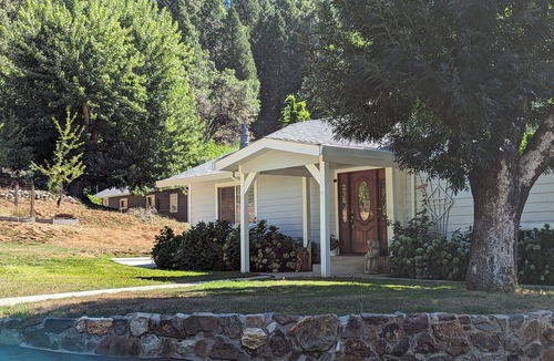 Cedar Ridge House | Large family home for holidays, retreat, gatherings.
