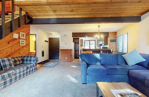 Mammoth Lakes Condo | Large Home, Balcony. Pool & Tennis Court On-site, Short Walk to Restaurants