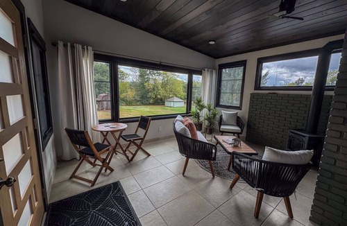 Sugarcreek Apartment | Large One Bedroom Apartment near Amish Country - Oasis Manor
