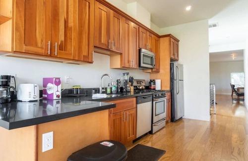 Mission District Condo | Large Room in center of SF in Renovated Building