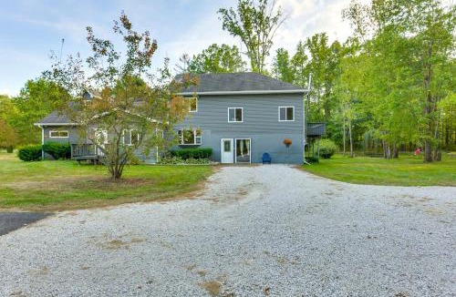 New Albany House | Large Yard w/Pond: Family Retreat in New Albany!