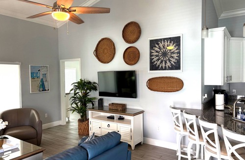 Mid Island House | "Lazy Day" - Beach Paradise w/Pool, 2 min walk to beach! Pet friendly!