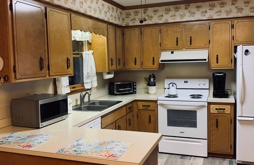 Lewes House | Lewes Beach home, 3 BR, 2 baths 6 min to beaches! Bike trail @ entry to block